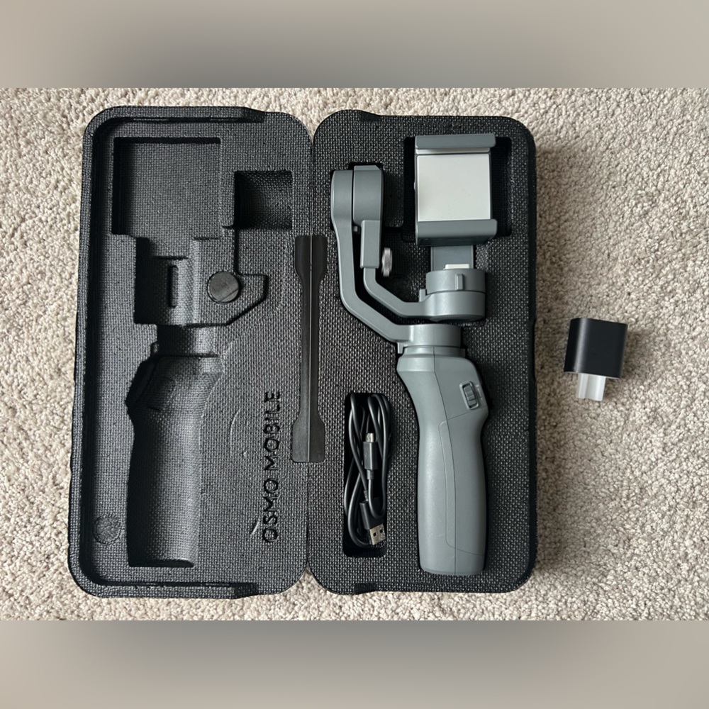 24. DJI OSMO MOBILE 2